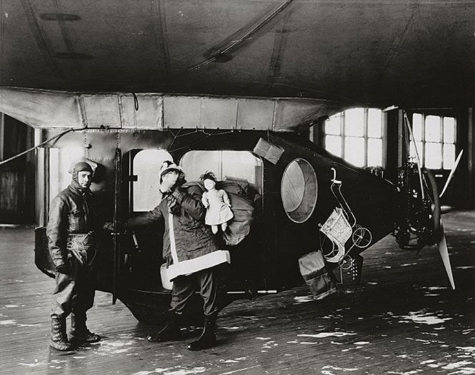 “Santa Claus Express” Goodyear Airship, 1925